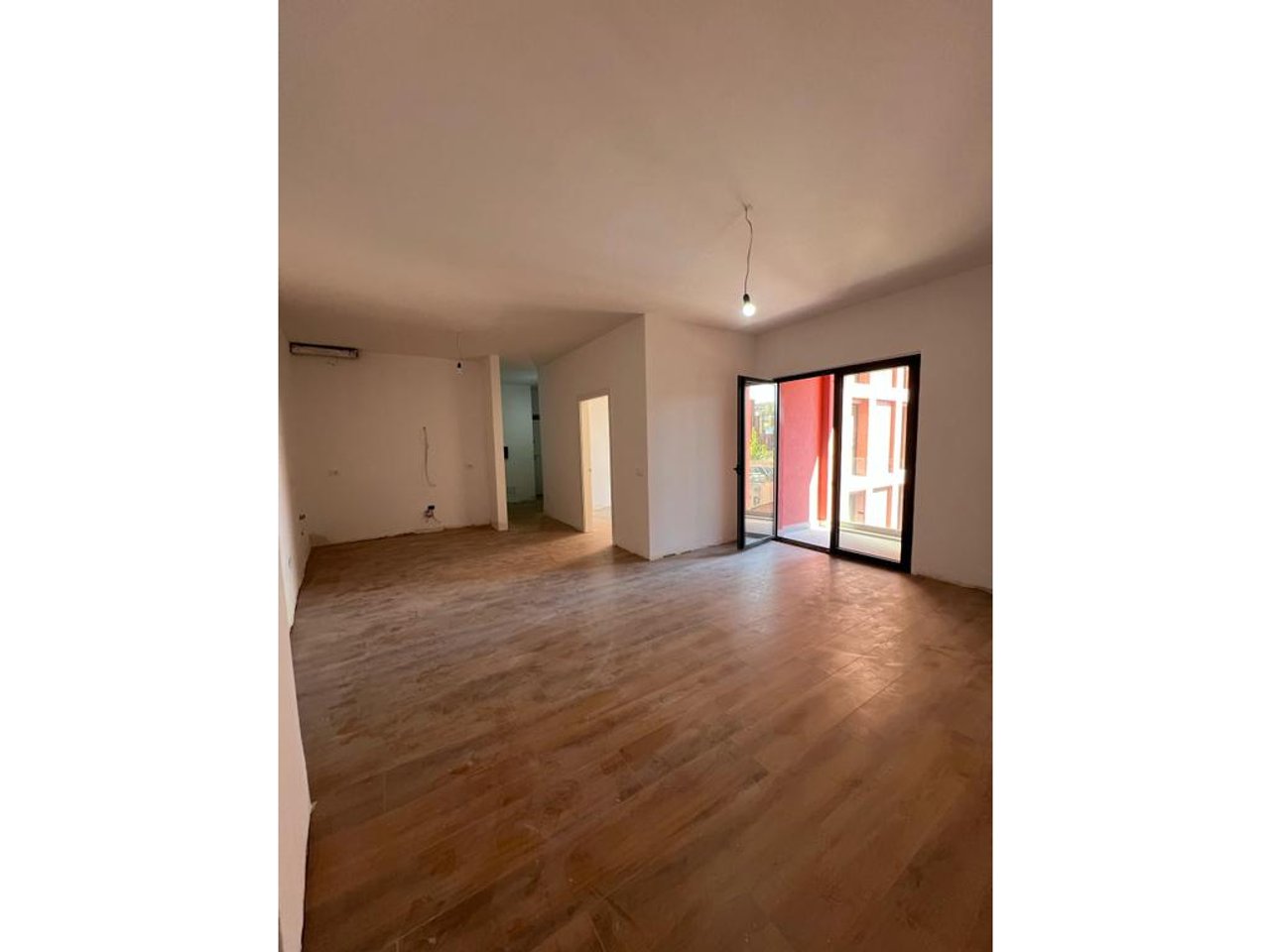 Jepet me Qera Apartament per Zyra në Rezidencen Galeria Roma, Rruga e Kavajës