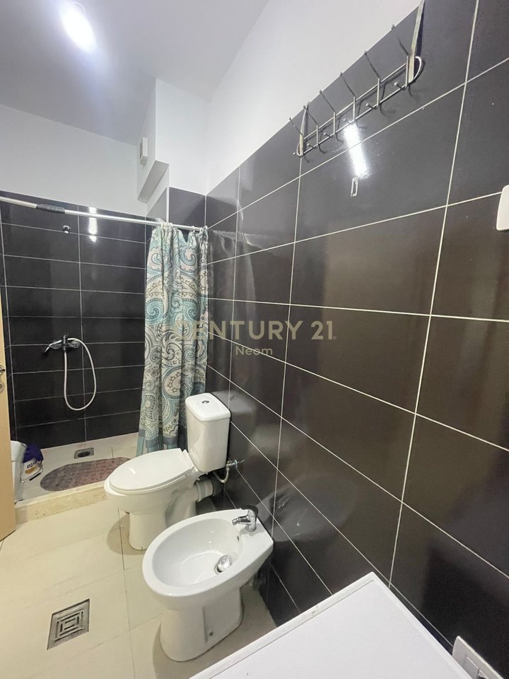 Qira Apartament 2+1 Liqeni Thate!