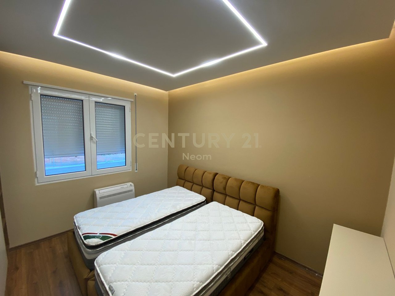 QIRA APARTAMENT 2+1 TEK BULEVARDI RI, PASKUQAN!