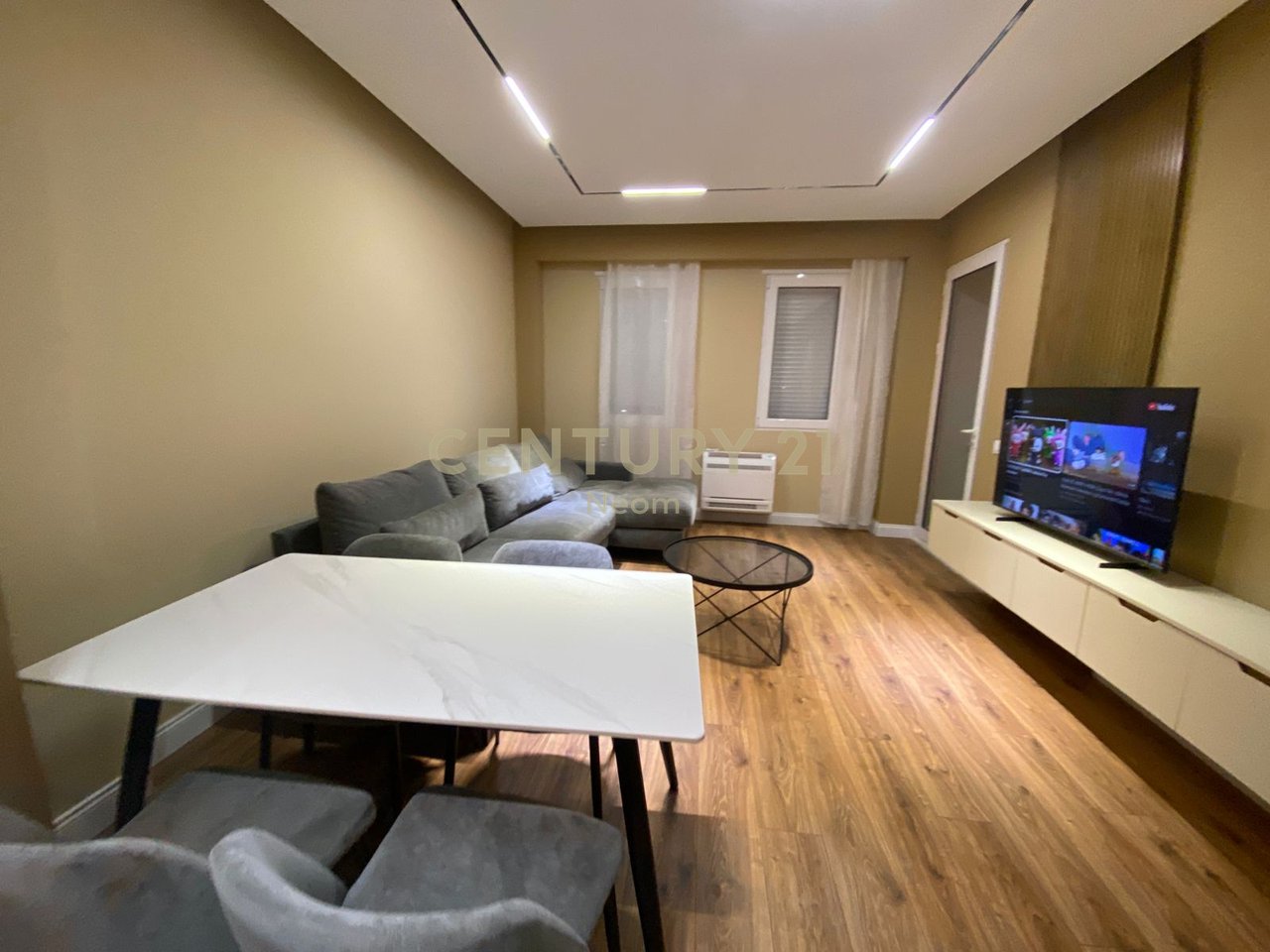 QIRA APARTAMENT 2+1 TEK BULEVARDI RI, PASKUQAN!