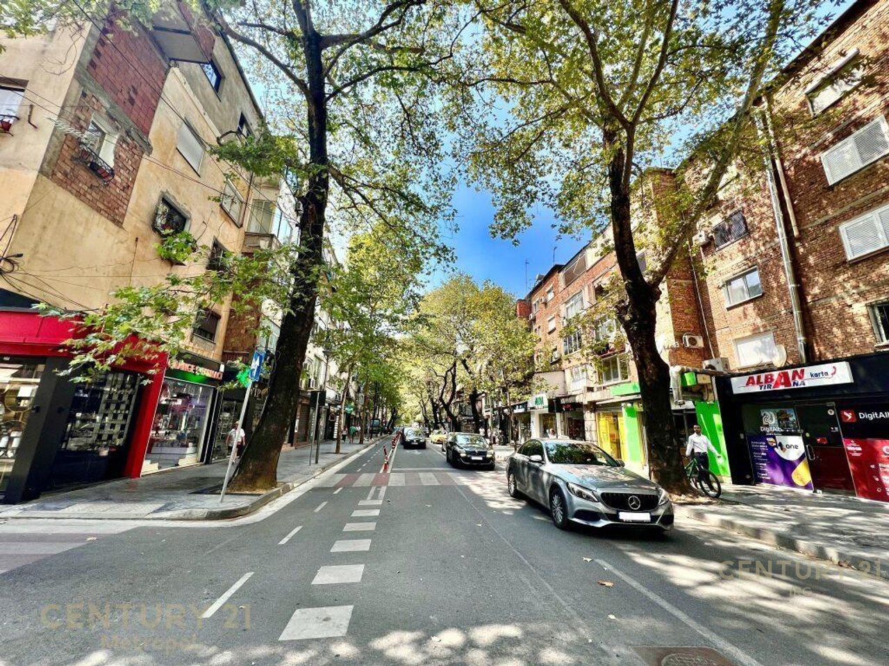 Ambient Business Shop for Rent on Myslym Shyri Street!
