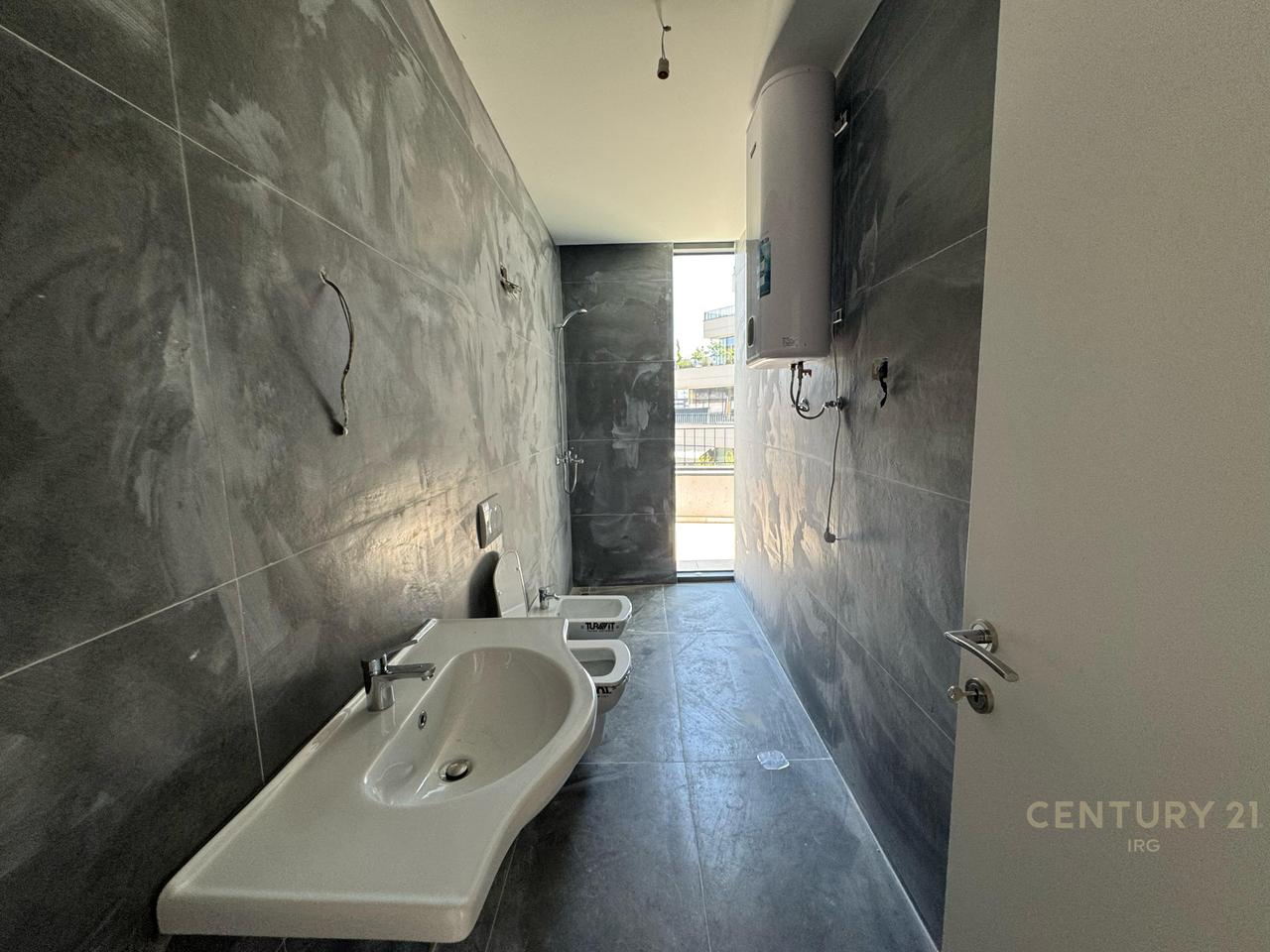 2+1 apartment or office for rent at Lake View Residence!