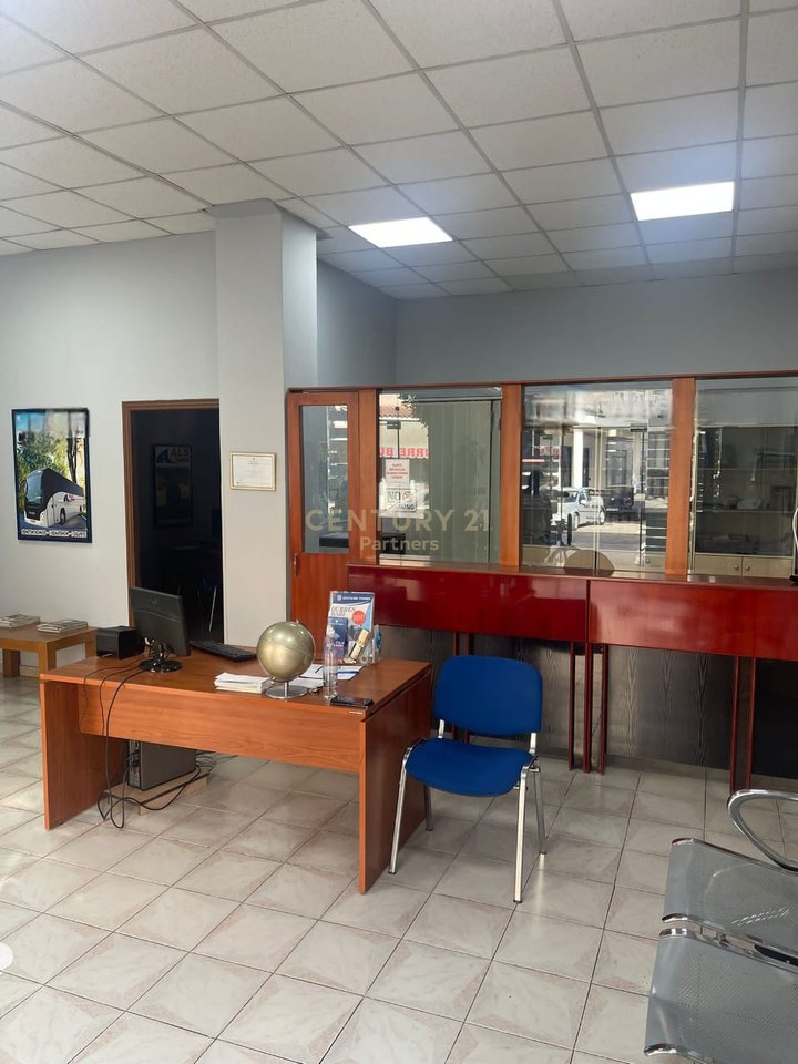 Ambient Komercial  Për Shitje në Lushnjë - 384,000.00€ | 96 m²
