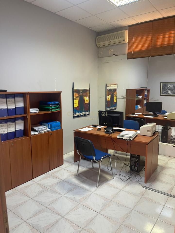 Ambient Komercial  Për Shitje në Lushnjë - 384,000.00€ | 96 m²
