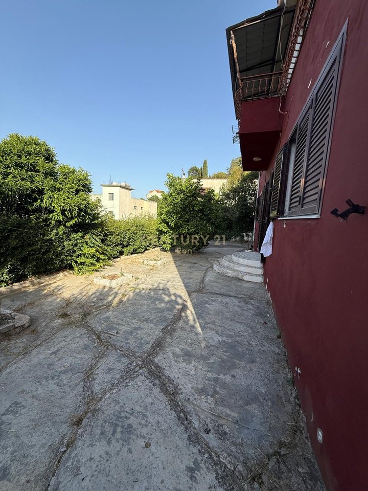 2-story villa for sale in the “Vila e Zogut” area, Durrës!