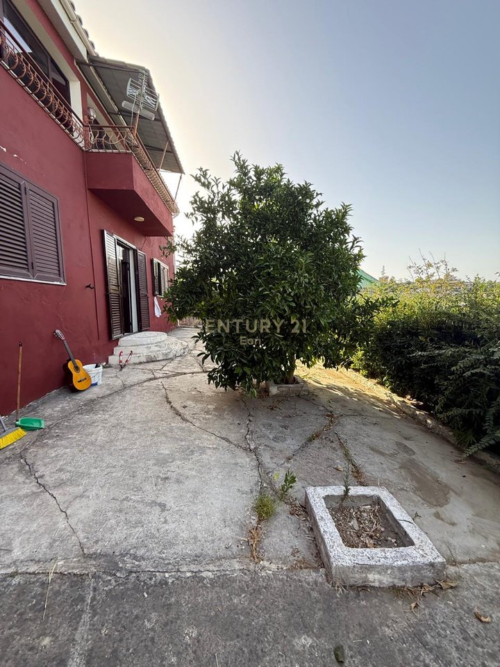 2-story villa for sale in the “Vila e Zogut” area, Durrës!