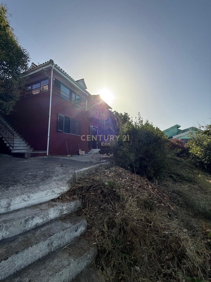 2-story villa for sale in the “Vila e Zogut” area, Durrës!