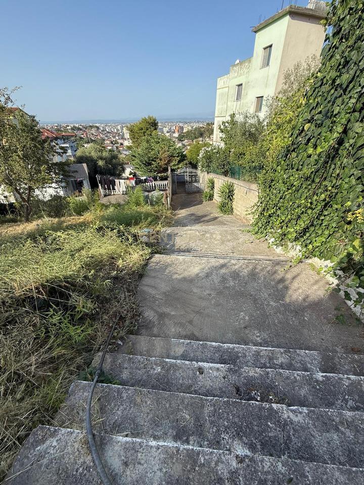 2-story villa for sale in the “Vila e Zogut” area, Durrës!