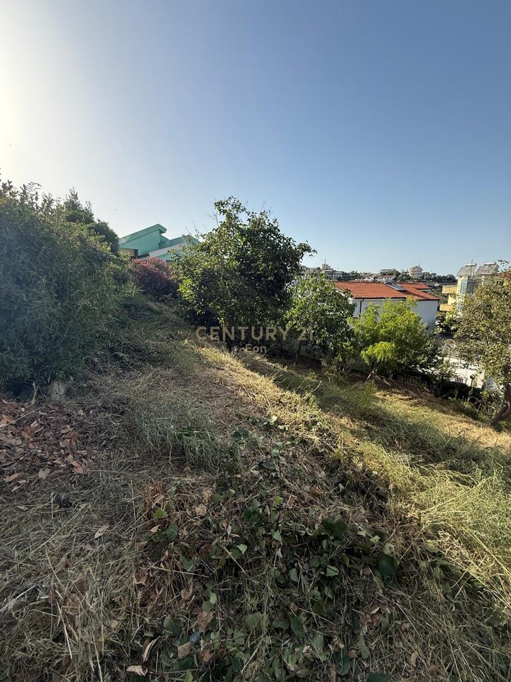 2-story villa for sale in the “Vila e Zogut” area, Durrës!