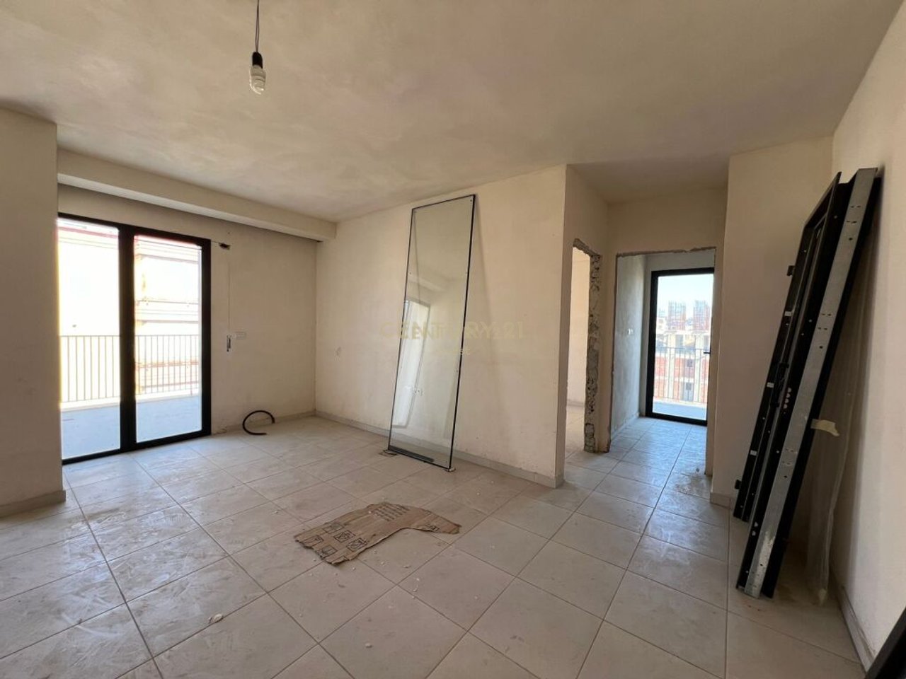 SHES APARTMENT 2+1+2 ON CIPAJ STREET IN VLORE!!!