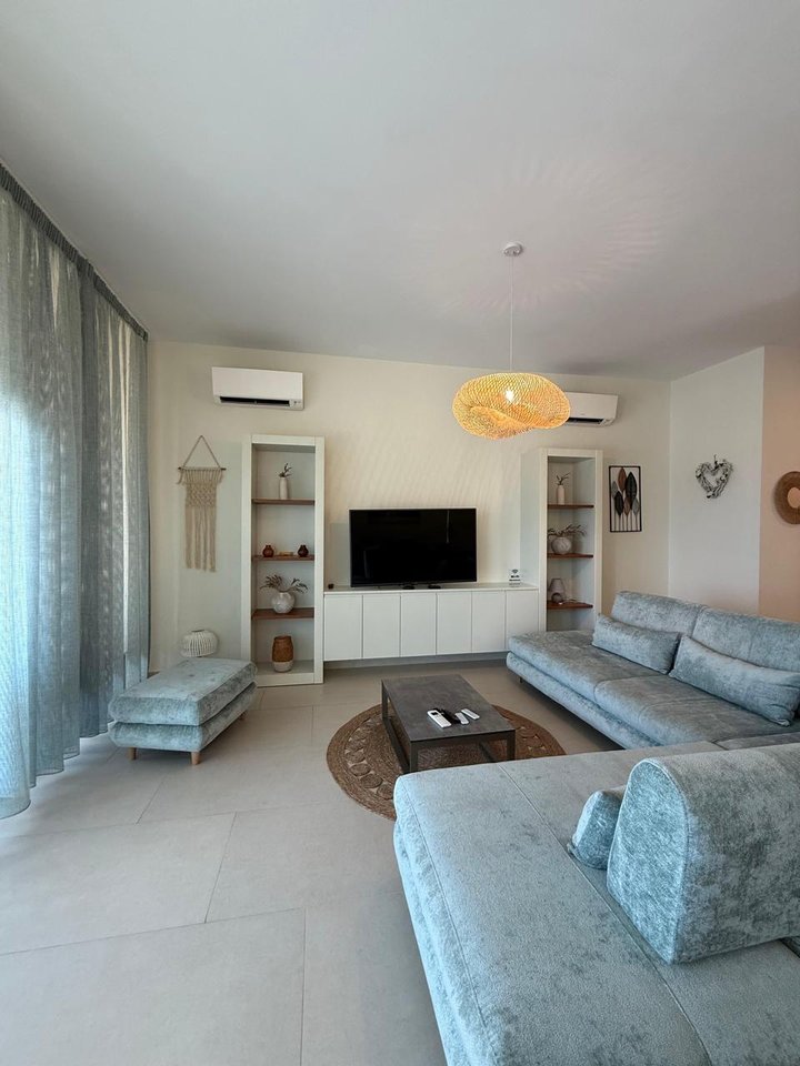 VILLA IN VENDITA, NELLA COSTA VERDE!