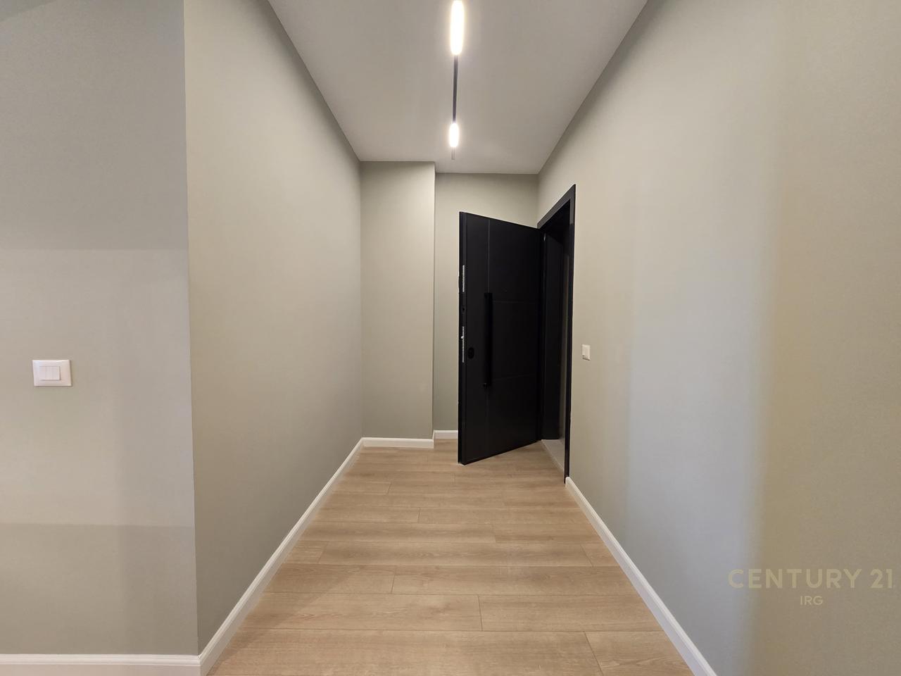 Shitet Apartament 1+1 – Rruga e Kavajës, Pranë Qendrës së Tiranës