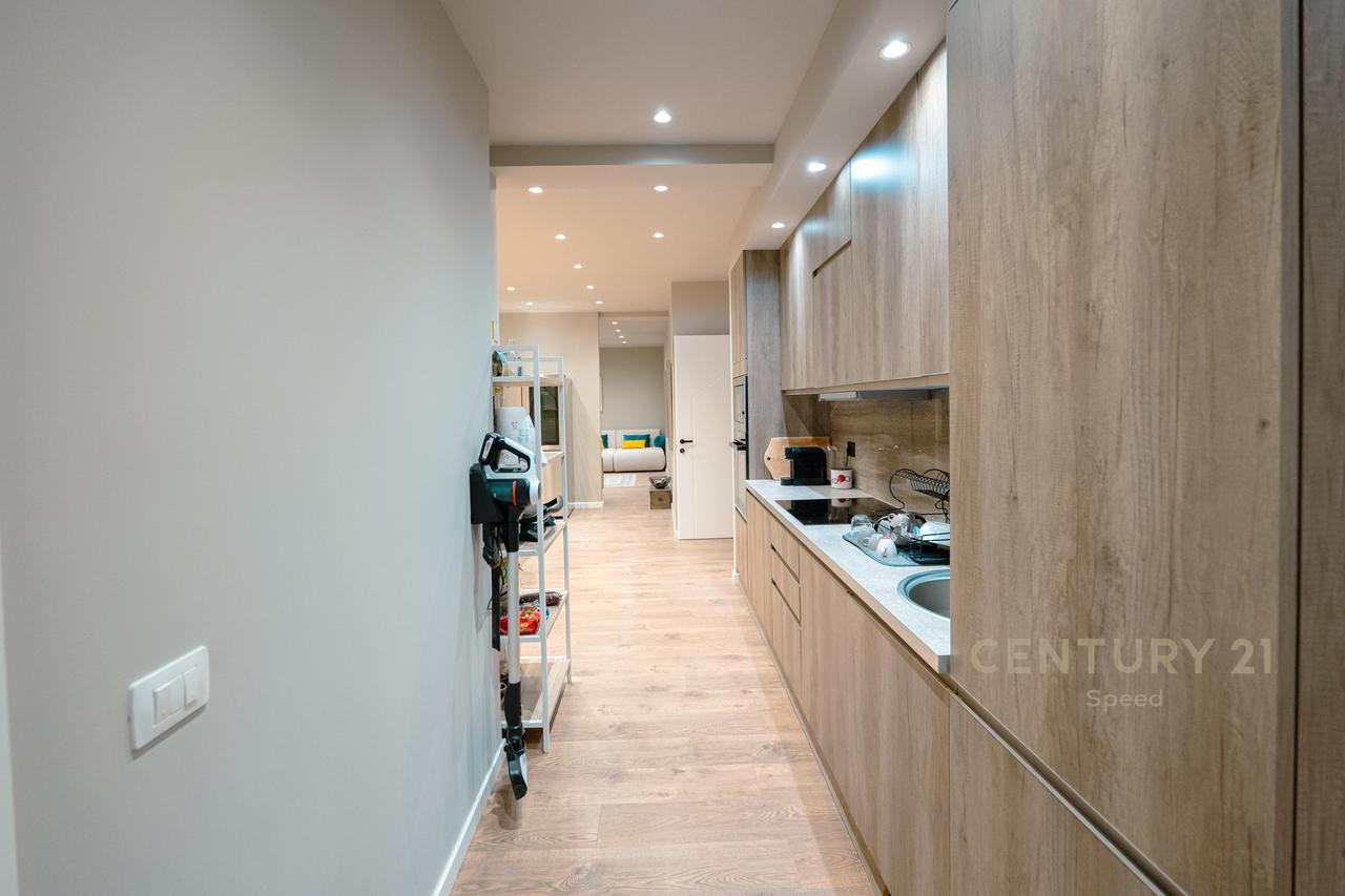 Super luxury apartment with 3 parking spaces in Vala Mar!!