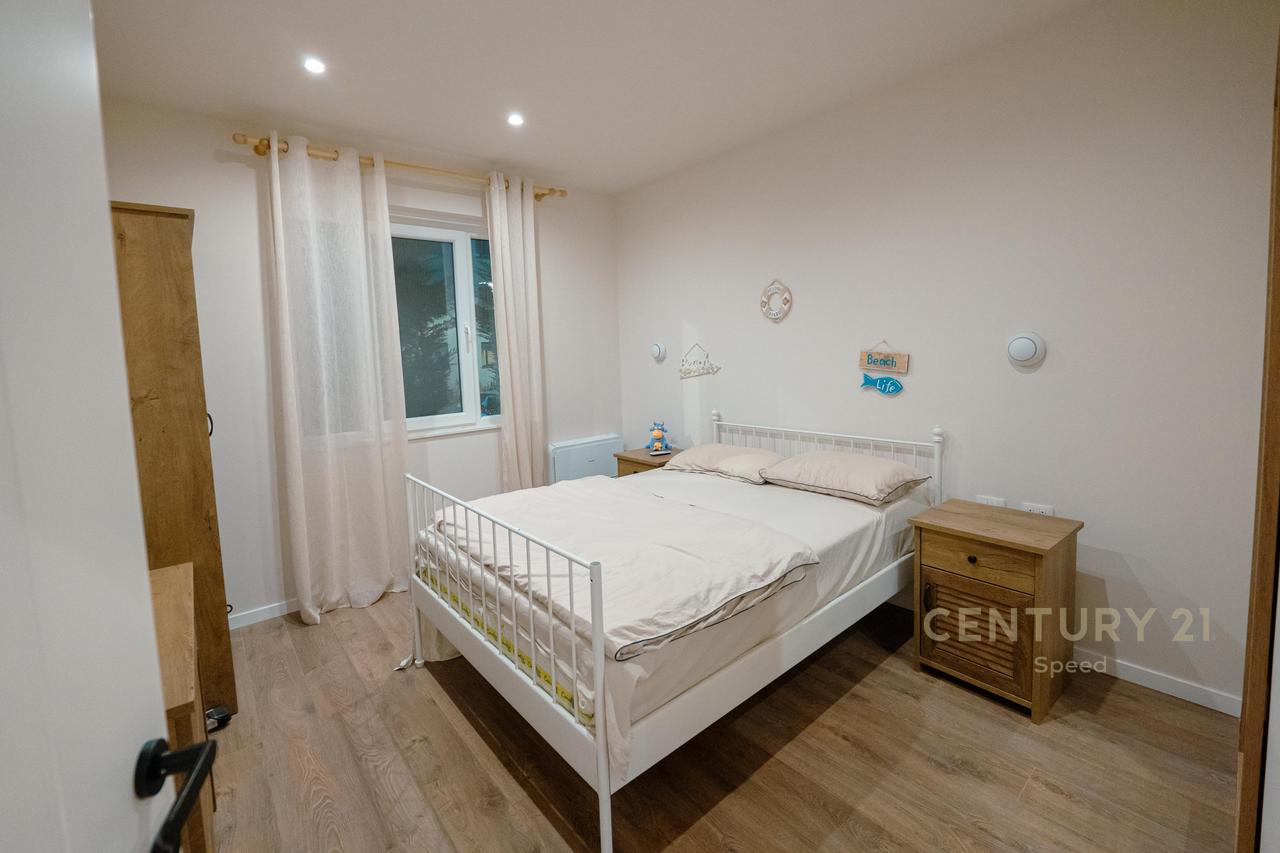 Super luxury apartment with 3 parking spaces in Vala Mar!!