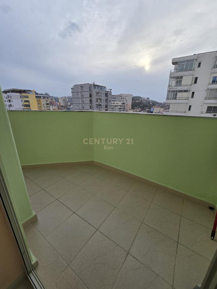 APPARTAMENTO 2+1+2 IN AFFITTO A DURAZZO!