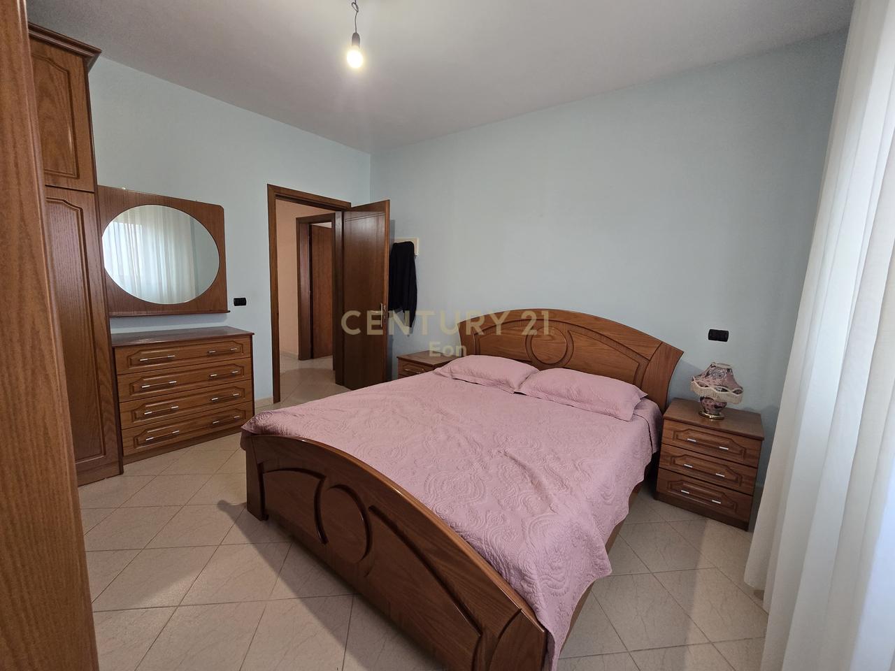 APPARTAMENTO 2+1+2 IN AFFITTO A DURAZZO!