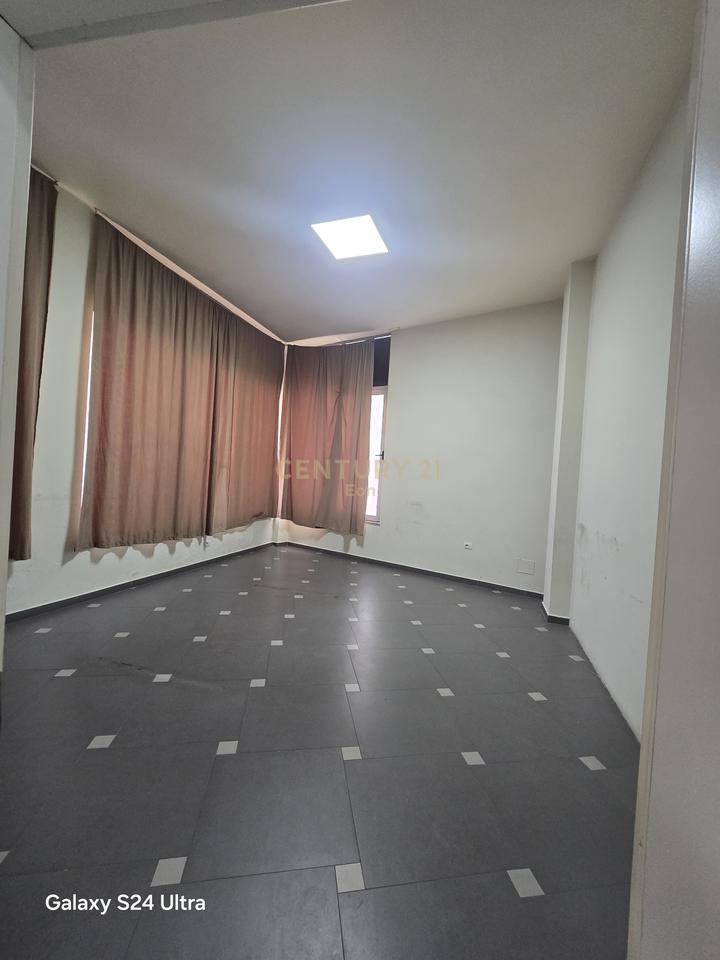 500m2 Space for Rent in Shkozet, Durrës, on Main Road!