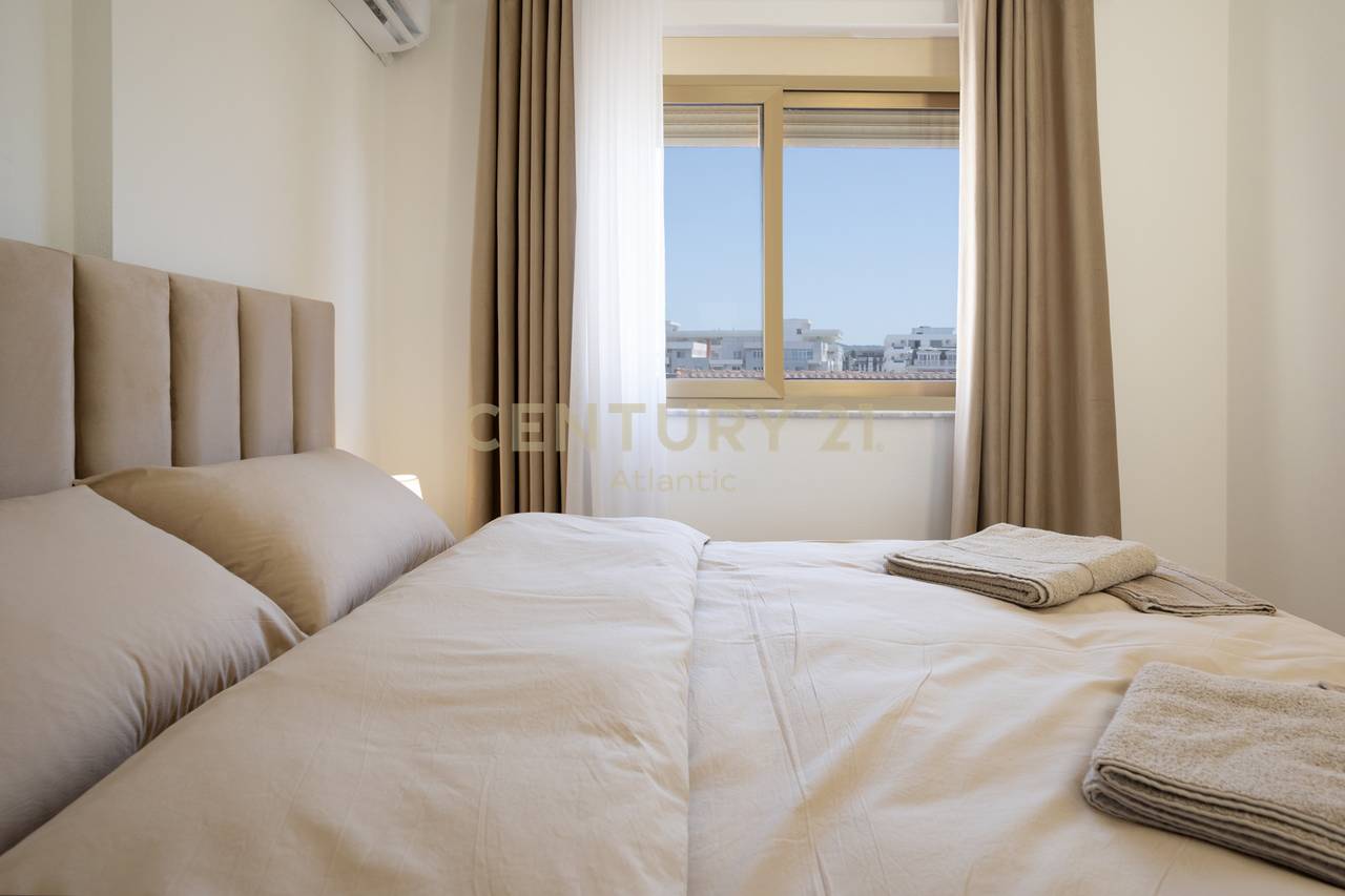 Apartament 2+1 me pamje deti për Shitje në Golem