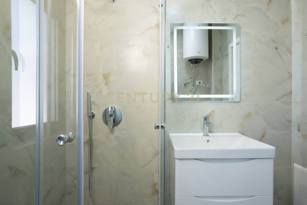 Apartament 2+1 me pamje deti për Shitje në Golem