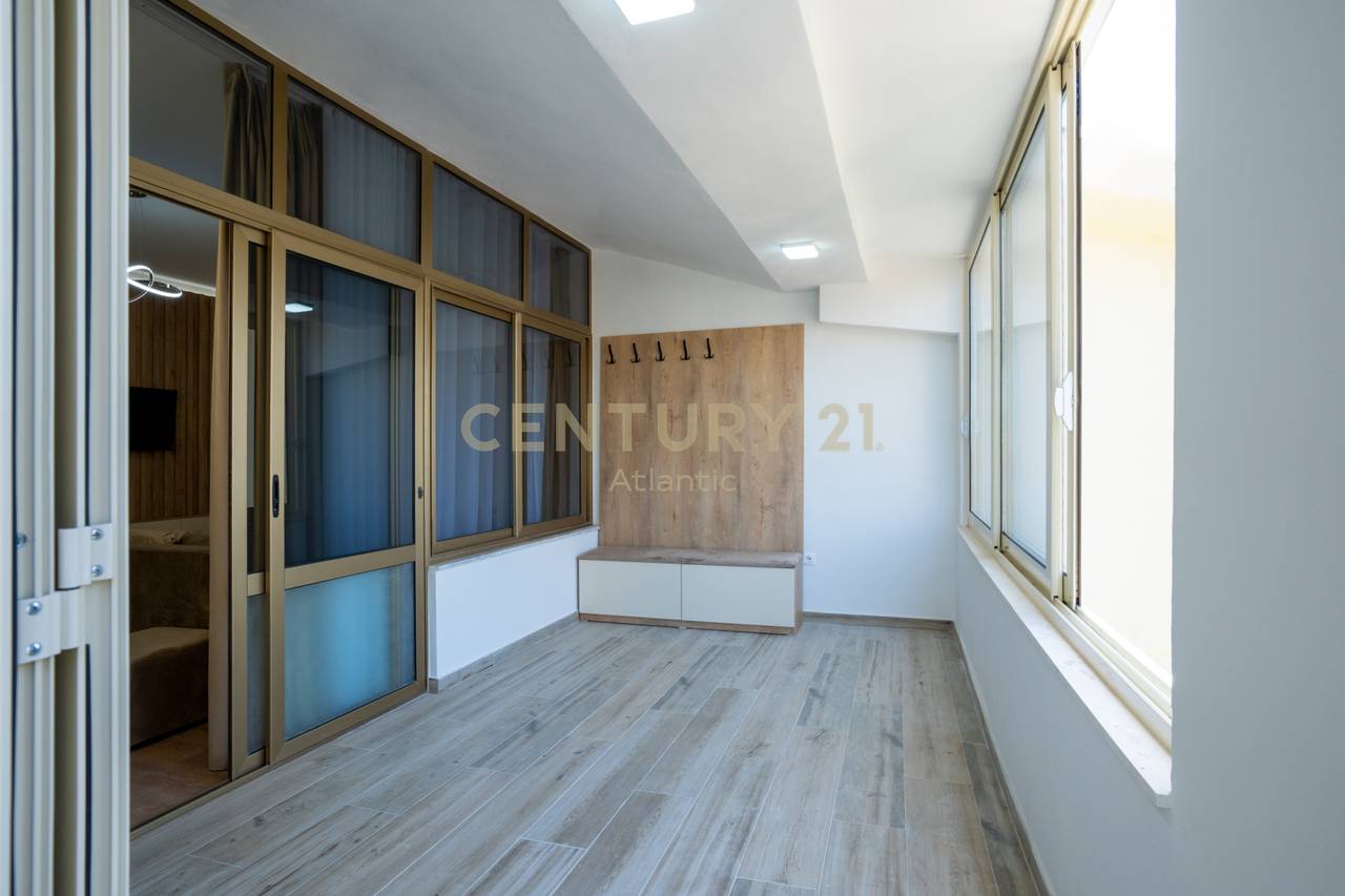 Apartament 2+1 me pamje deti për Shitje në Golem