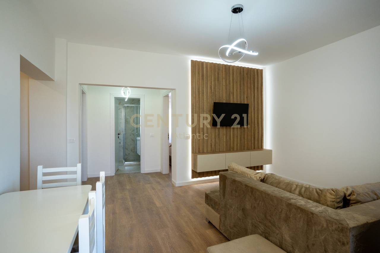 Apartament 2+1 me pamje deti për Shitje në Golem