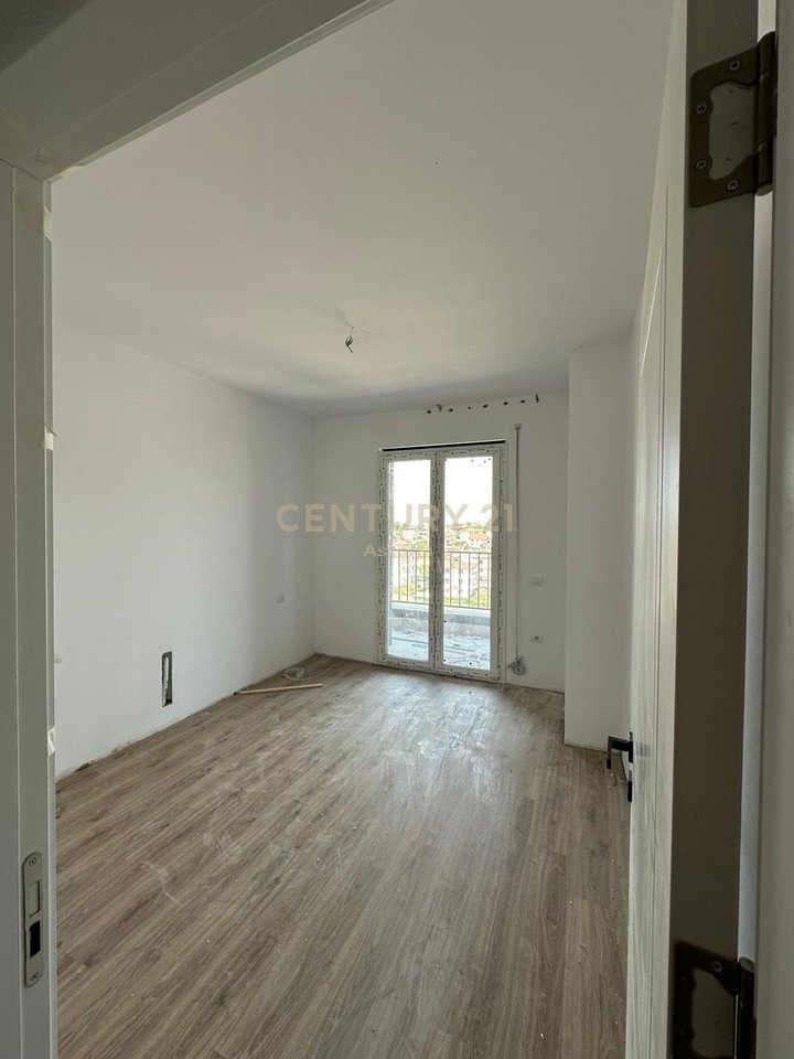 Appartamento 2+1+2 nella zona di Paskuqan con accesso al Grande Anello.