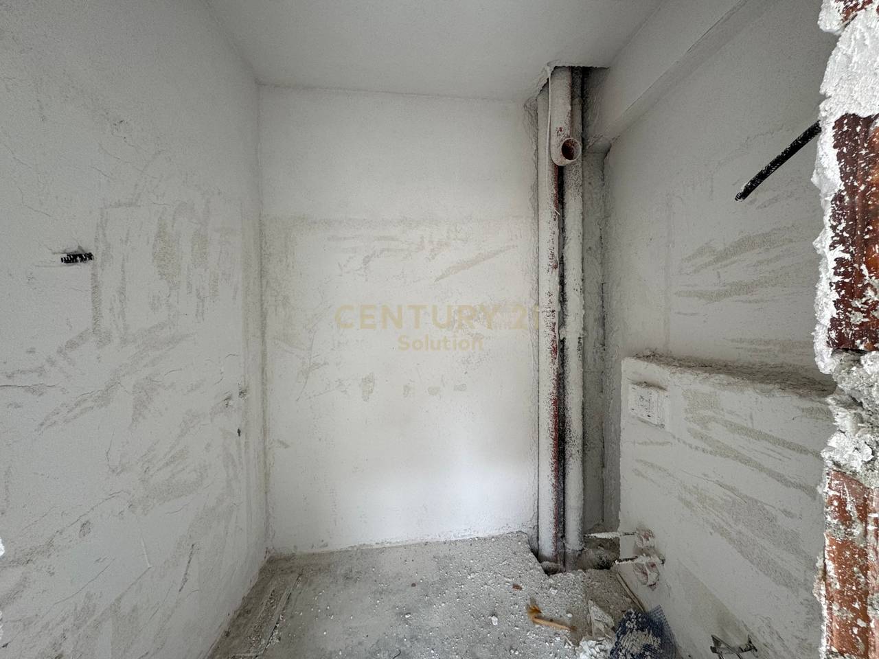 SHESIM APARTAMENT 2+1+2 PRANE PORCELANIT!