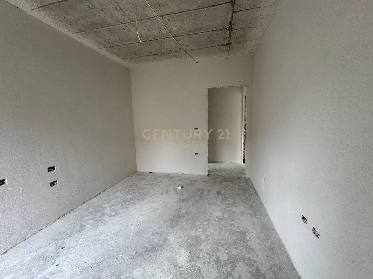 SHESIM APARTAMENT 2+1+2 PRANE PORCELANIT!