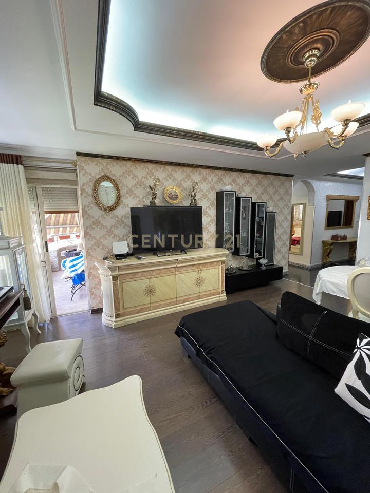 APPARTAMENTO 2+1+2 + POSTO AUTO IN AFFITTO, ISH-BLLOKU, TIRANA!