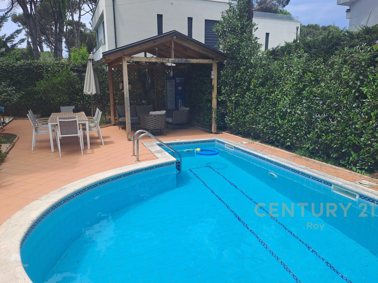 Villa with Pool for Sale in Qerret, Durrës !!