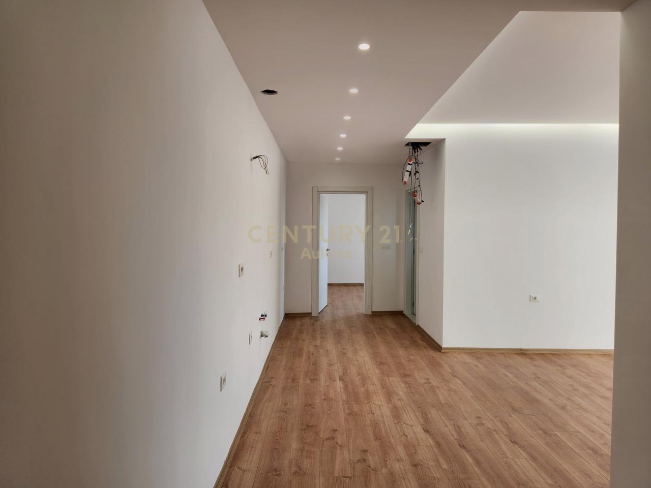 APPARTAMENTO IN VENDITA VICINO AL VIALONE PRINCIPALE, VLORE