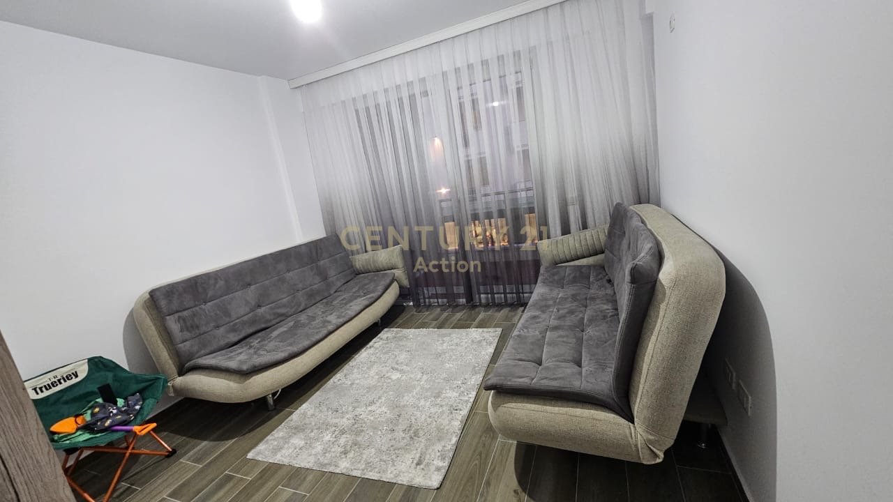 For sale 2+1+2 apartment with sea view, near Hotel Wilson, Shengjin.
