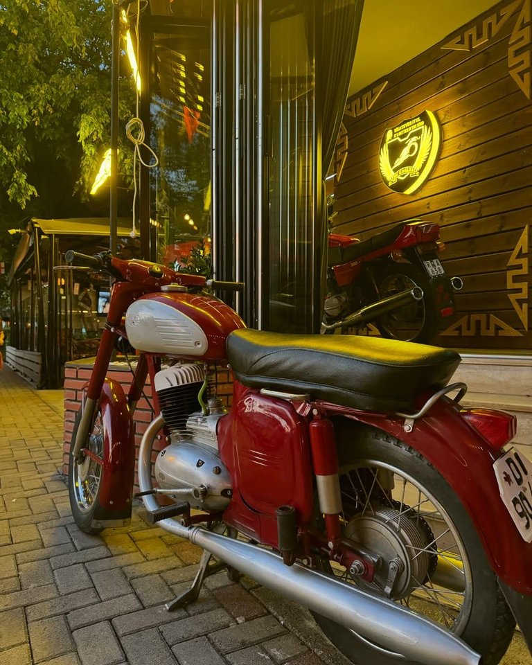 Shesim Biznes Bar-Caffè & Snack – Ex Campo Aviazione, Tirana!