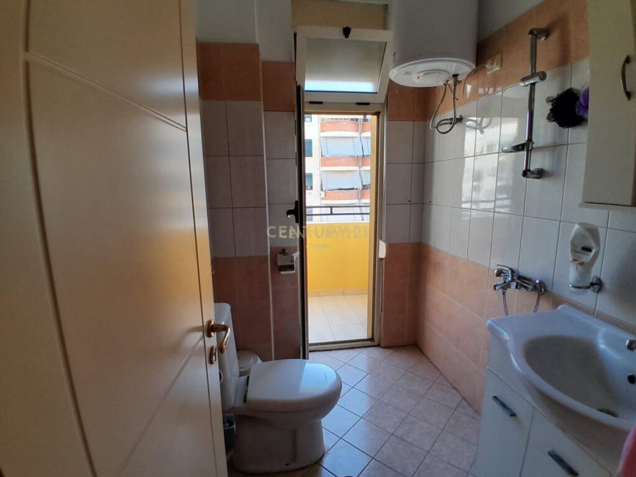 FOR RENT 2+1+2 APARTMENT ON ISMAIL QEMALI BOULEVARD, VLORE