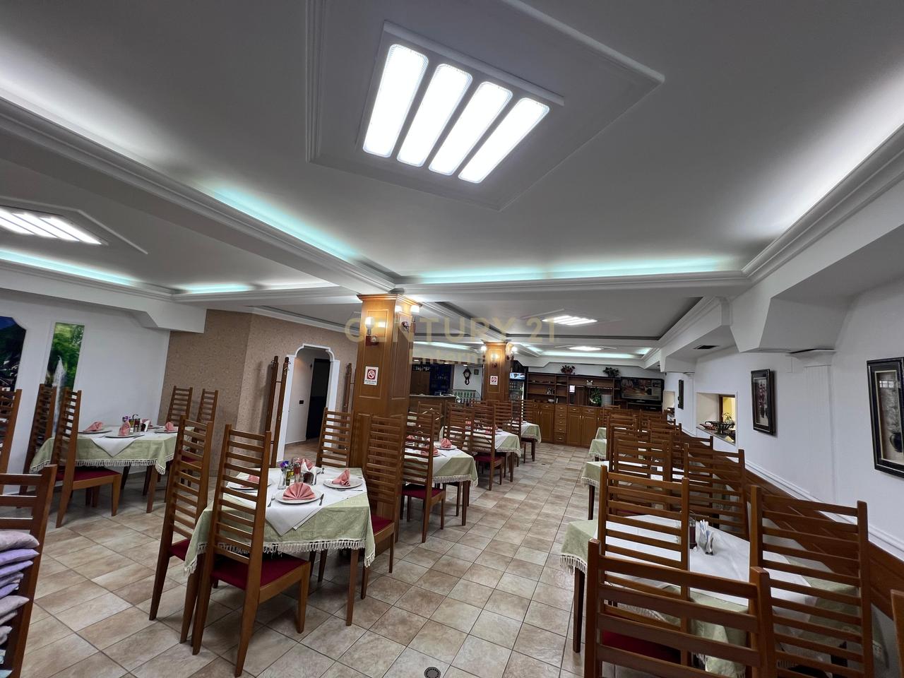 Ambient Commercial 200m For Rent in Myslym Shyri