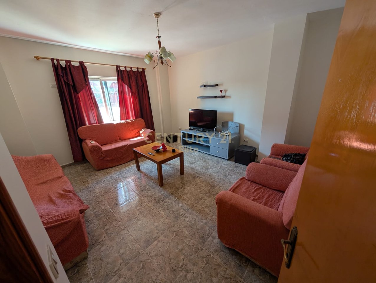 Appartamento 2+1+2 in affitto in via Kavaja.