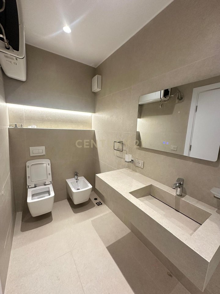 KODRA E DIELLIT 2, APARTAMENT 3+1+2+PARKIM PER QIRA