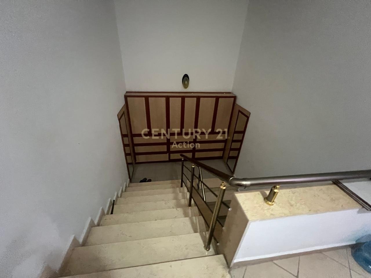Attico in vendita al 5° piano di Mali i Robit!