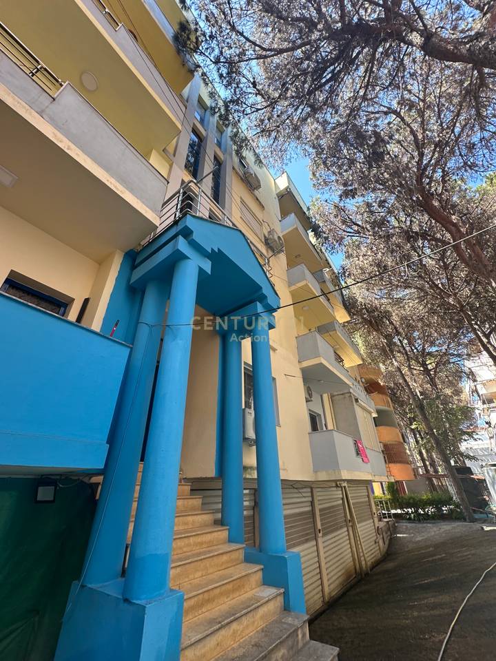 Attico in vendita al 5° piano di Mali i Robit!