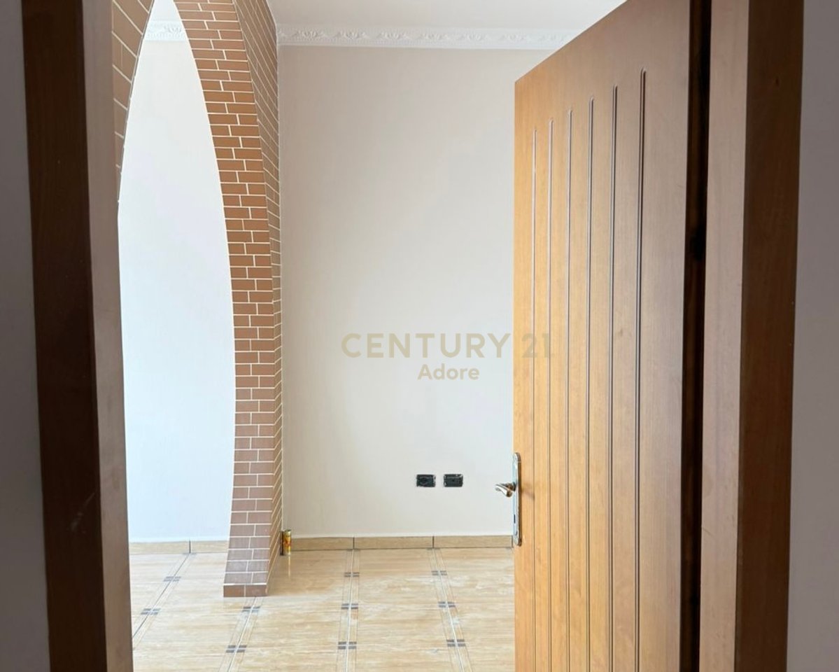 Three-Room Villa for Rent in Sauk të Ri