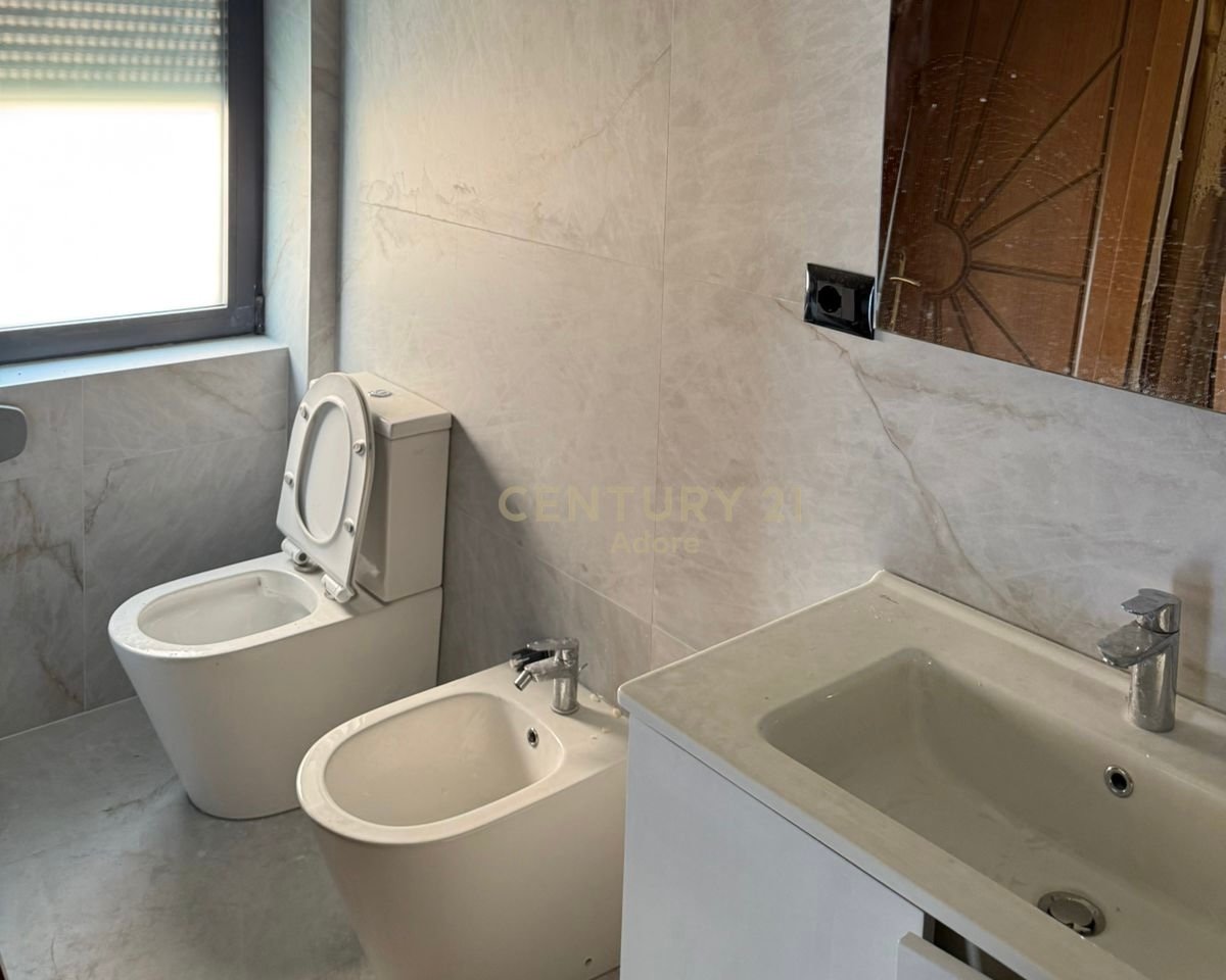 Three-Room Villa for Rent in Sauk të Ri