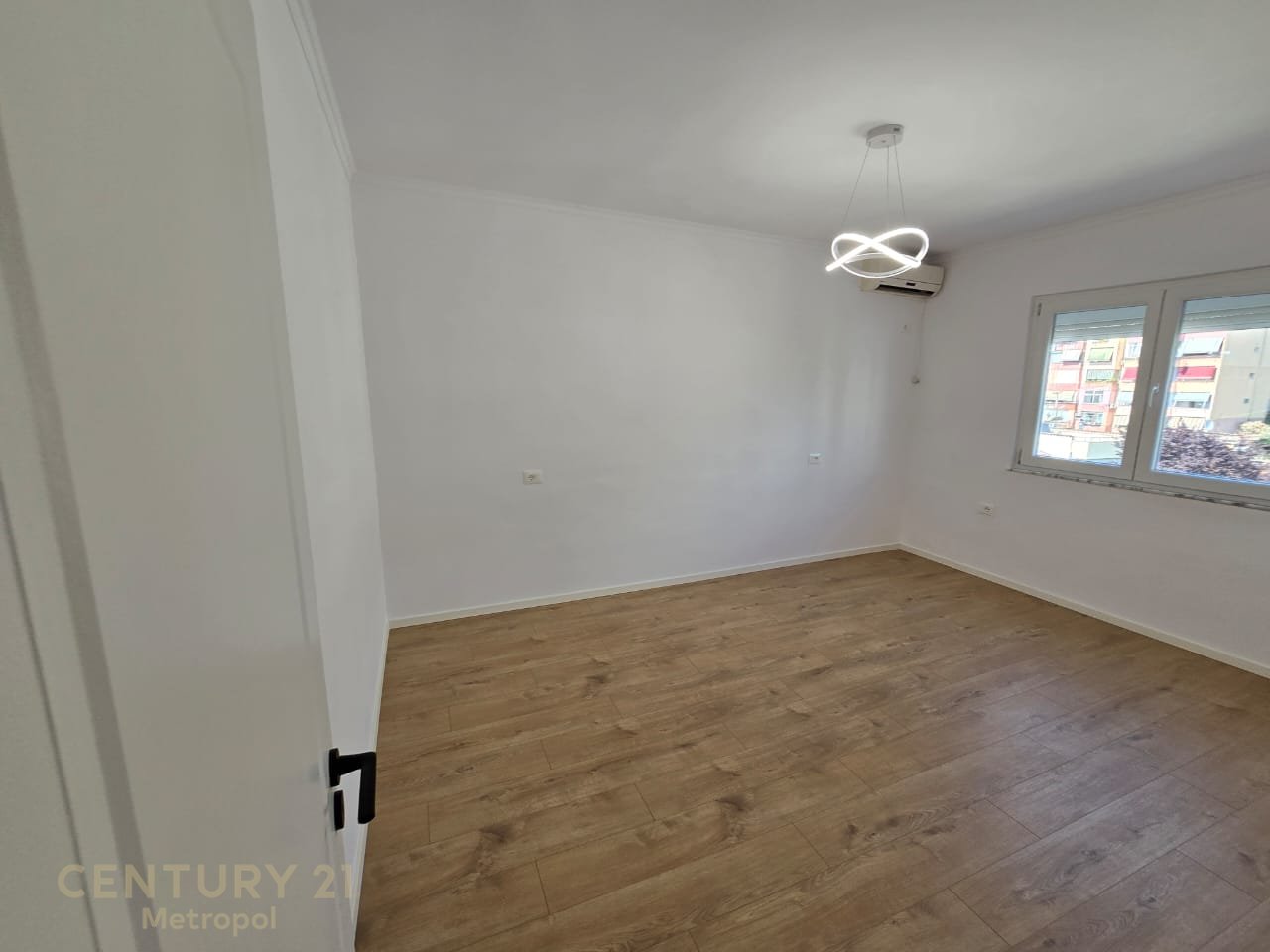 APARTMENT 2+1+STORAGE FOR SALE ON BARDHYL STREET!