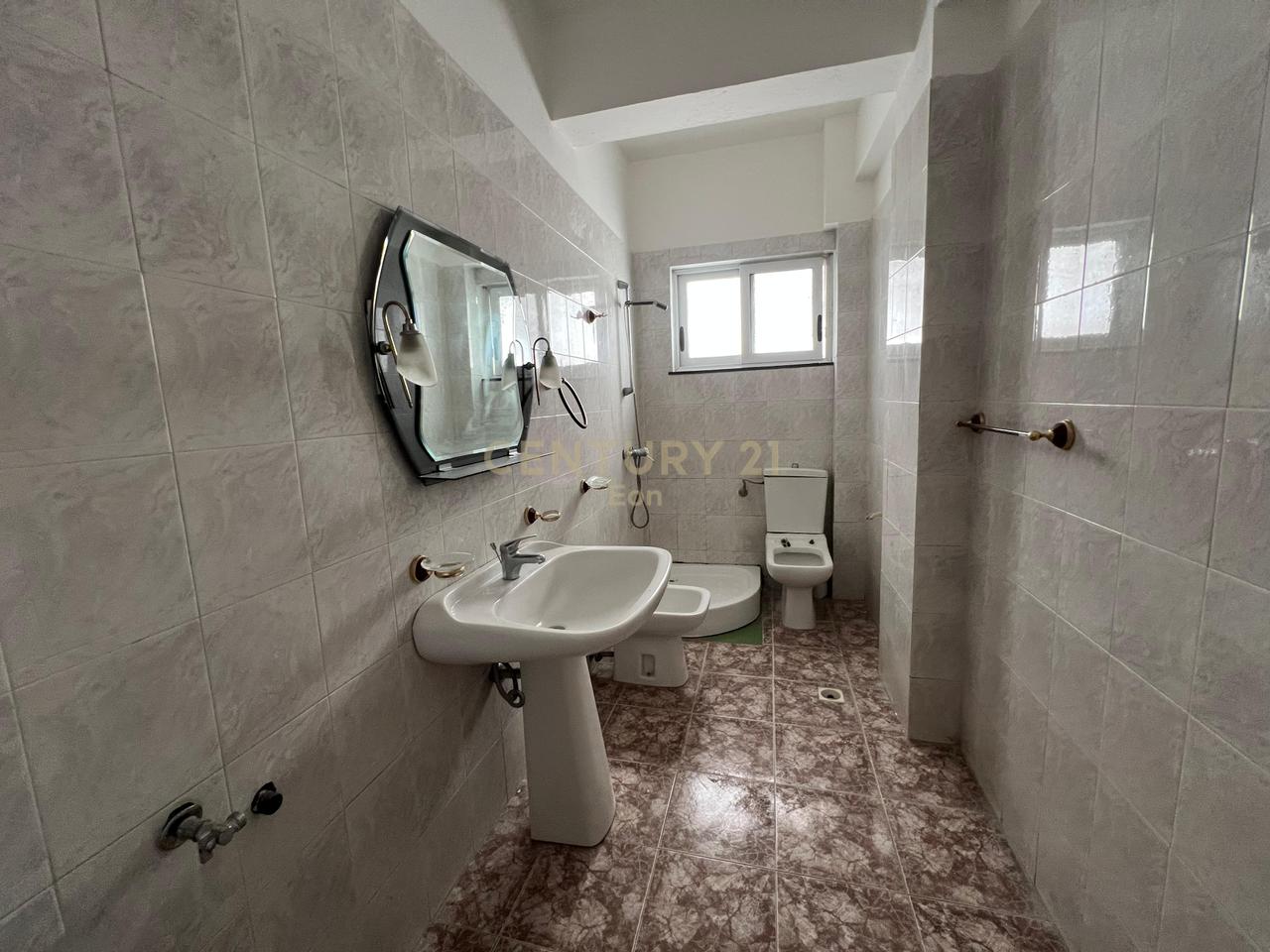 Apartament 2+1 për Qira në Durrës, tek Rruga e Re e Portit !