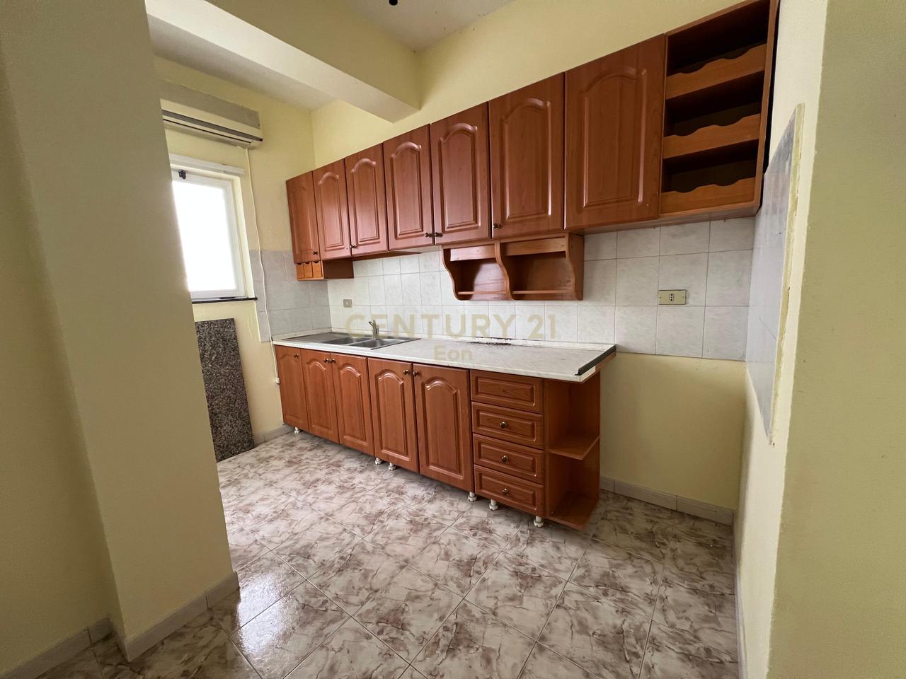 Apartament 2+1 për Qira në Durrës, tek Rruga e Re e Portit !