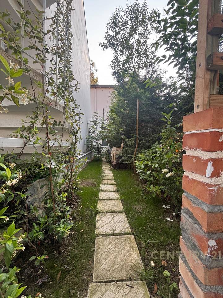 VILLA A 3 PIANI – 150M DAL MARE, – IN AFFITTO