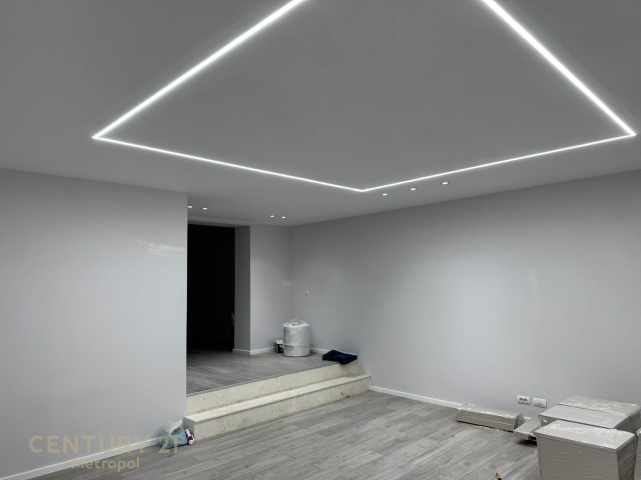 Multifunctional 2+1 space for rent near ETC Shopping Center!