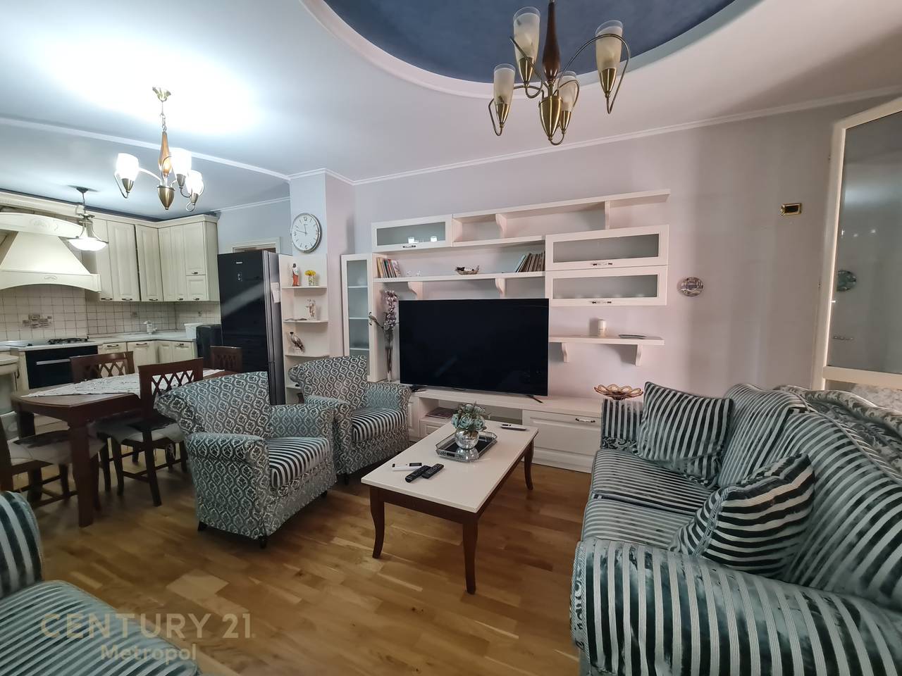 APARTMENT FOR RENT 2+1+2 with parking on QEMAL STAFA STREET!