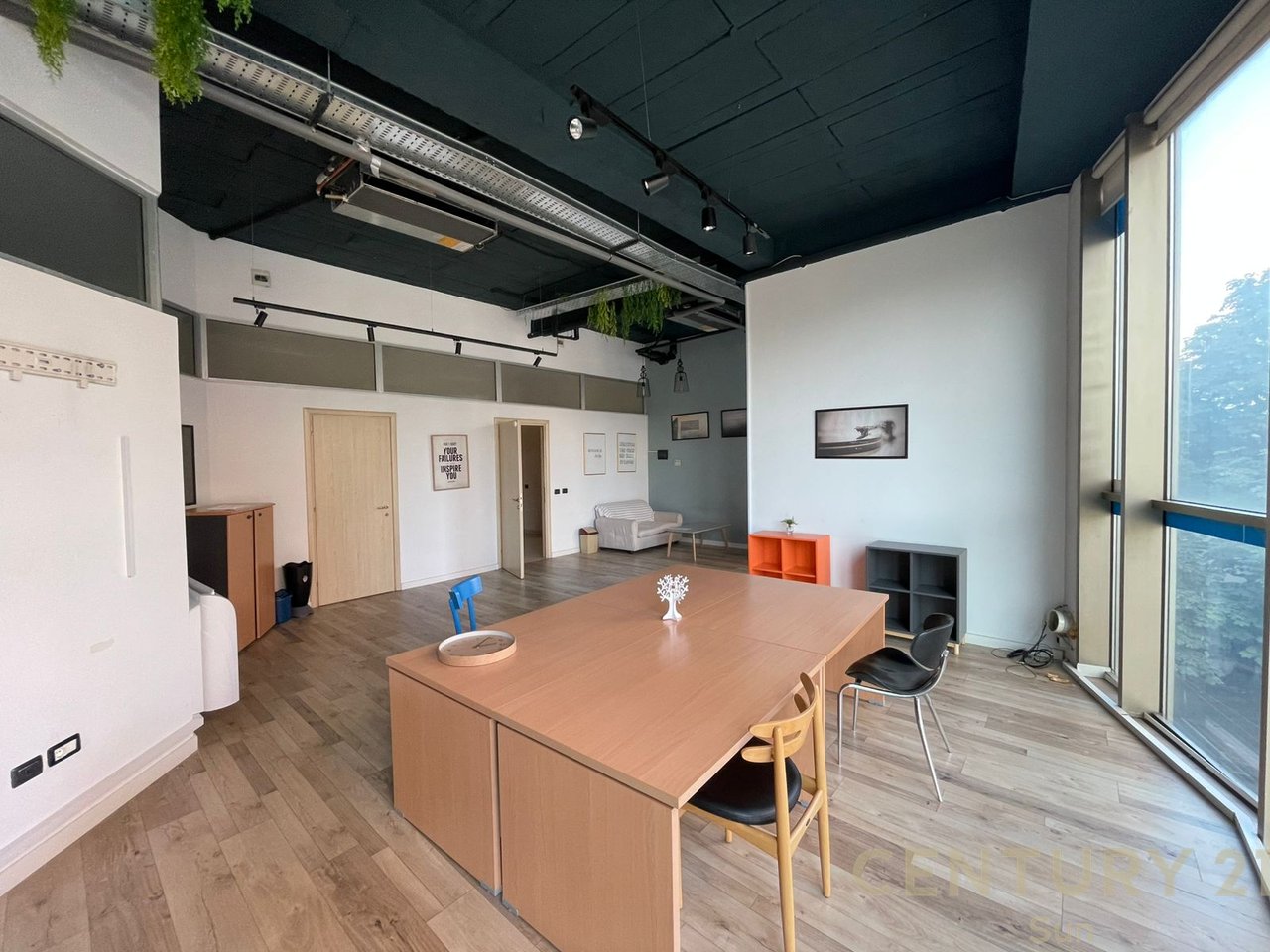 COMMERCIAL UNIT FOR SALE IN MYSLYM SHYRI!