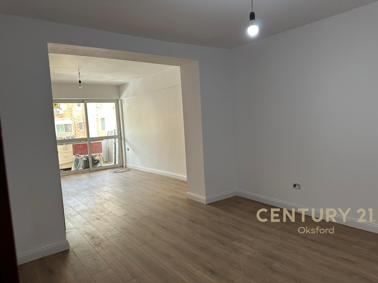 We are renting an apartment for business or office in Ish Bllok!