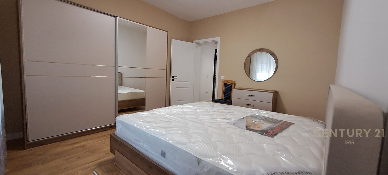 Jepet me qera apartament 2+1 Tek Brryli ( Brenda Unazes )